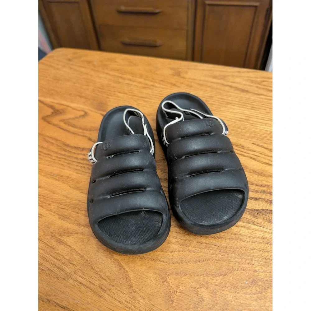 UGG Sport Yeah Kids Black‎ Logo Strap Foam Slide Sandals 1129050K